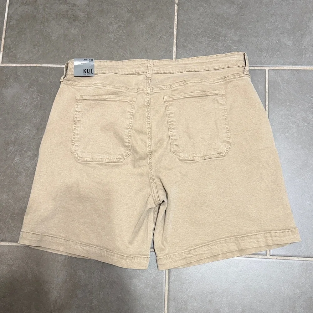 KUT from the Kloth Catherine shorts. Size 18 - Picture 6 of 6